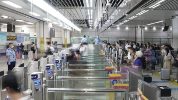 美股之家股票配资 珠海口岸单日出入境客流量创历史新高